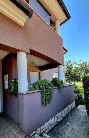 Apartments Ema